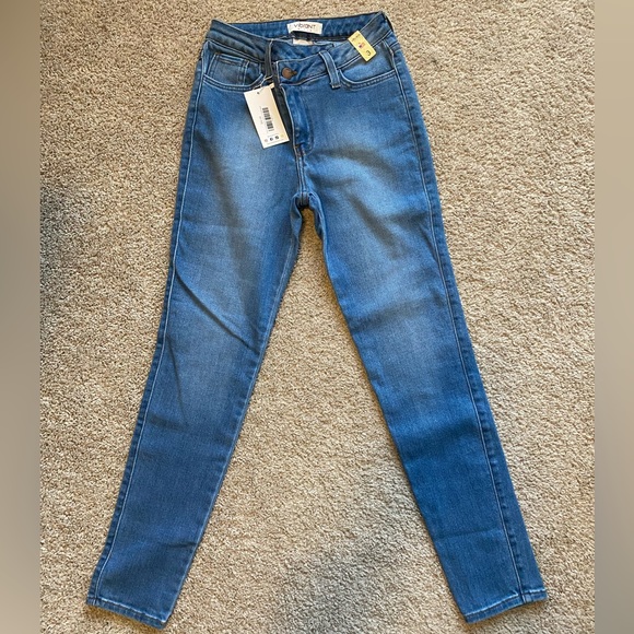 Vibrant Denim - Vibrant Skinny Cross Waist Jeans